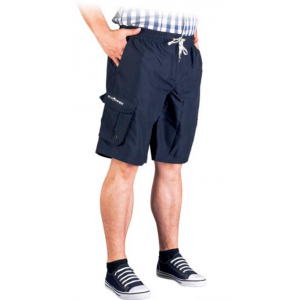 Spodnie sportowe z krótkimi nogawkami.